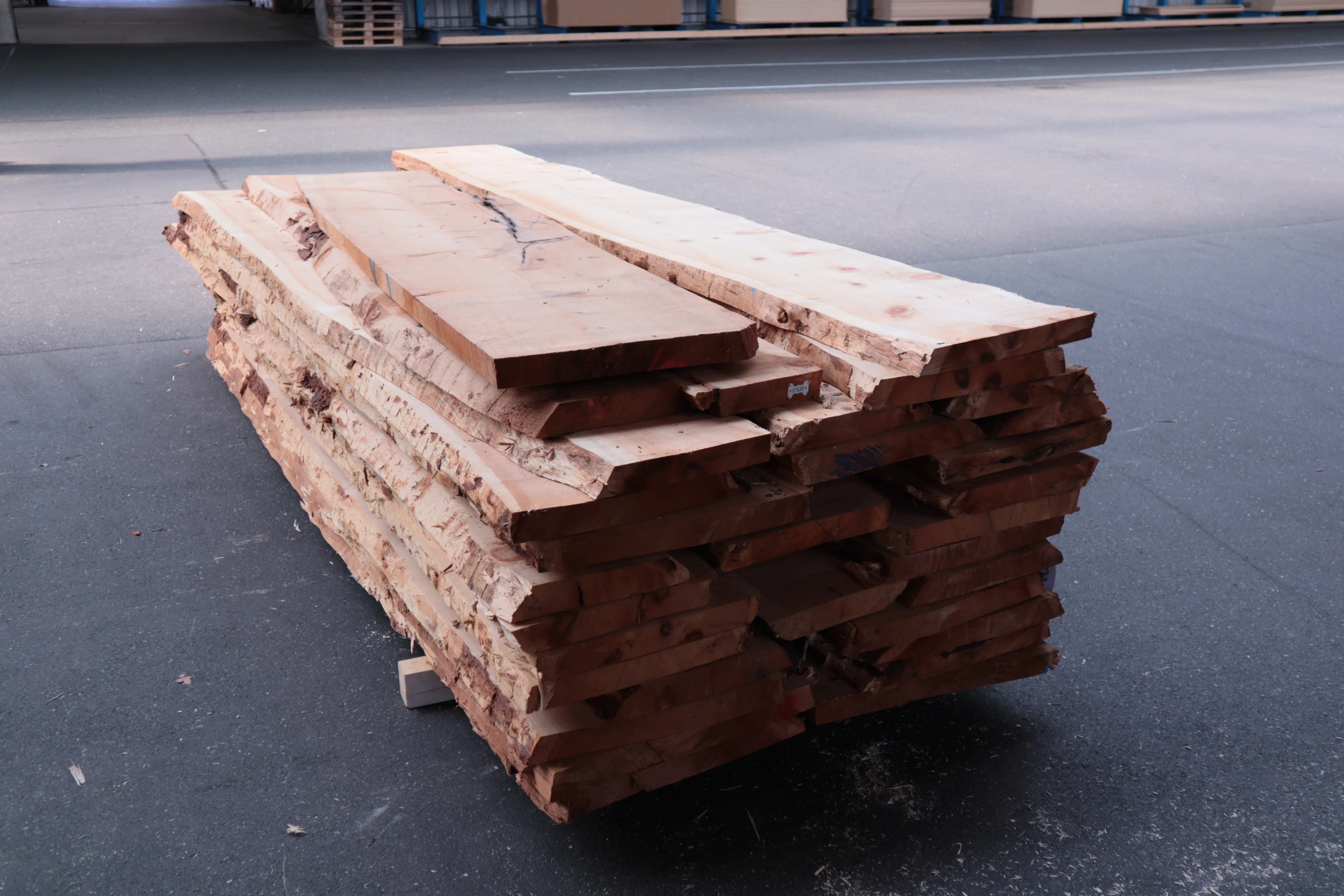 \\Ad.wurzbacher.de\systems\Allgeier\ShopBilder\Stammware\Eigenaufnahmen\52mm Zirbe A-B Quali\IMG_2412.JPG