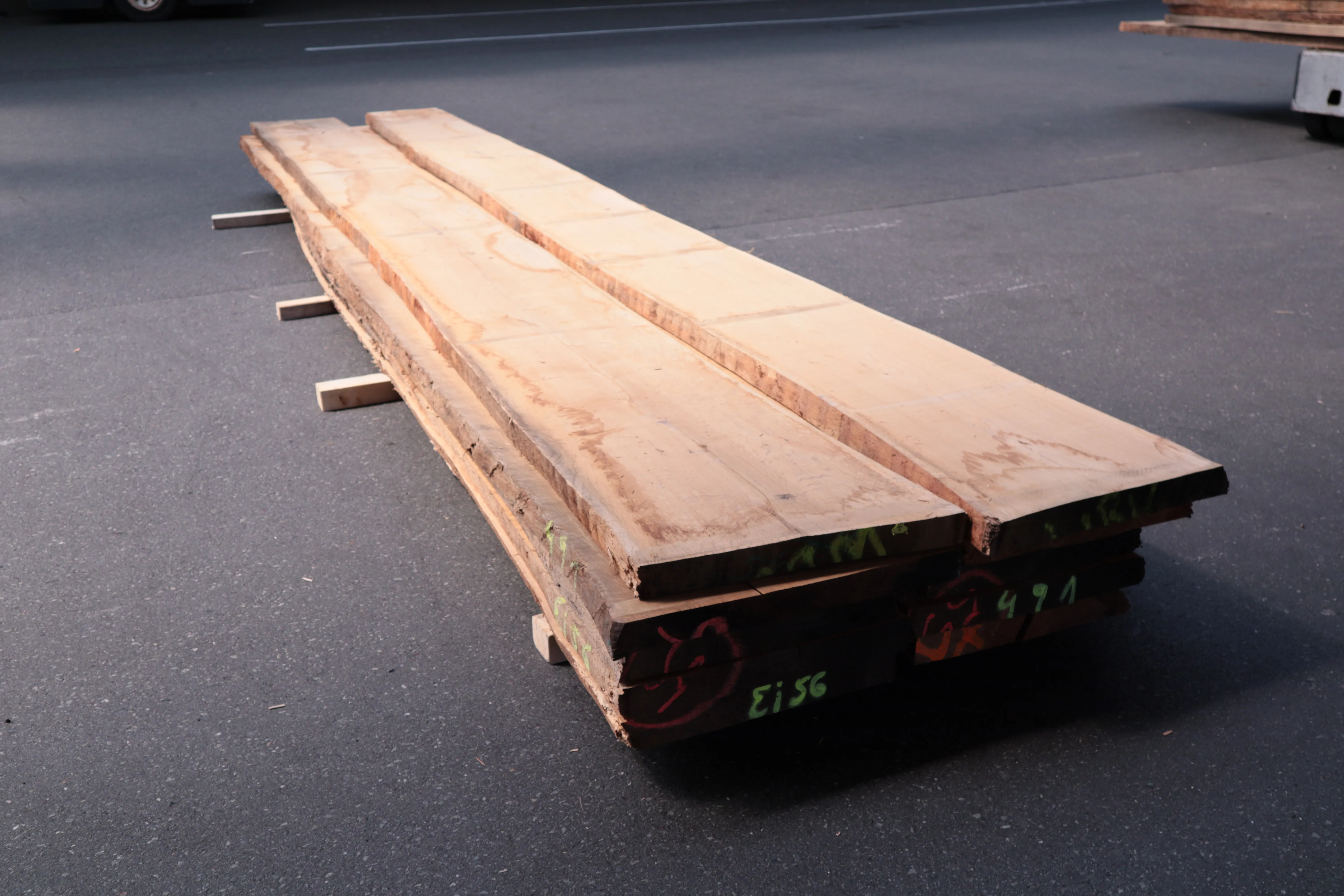 \\Ad.wurzbacher.de\systems\Allgeier\ShopBilder\Stammware\Eigenaufnahmen\55mm Eiche A-B Quali\IMG_2429.JPG