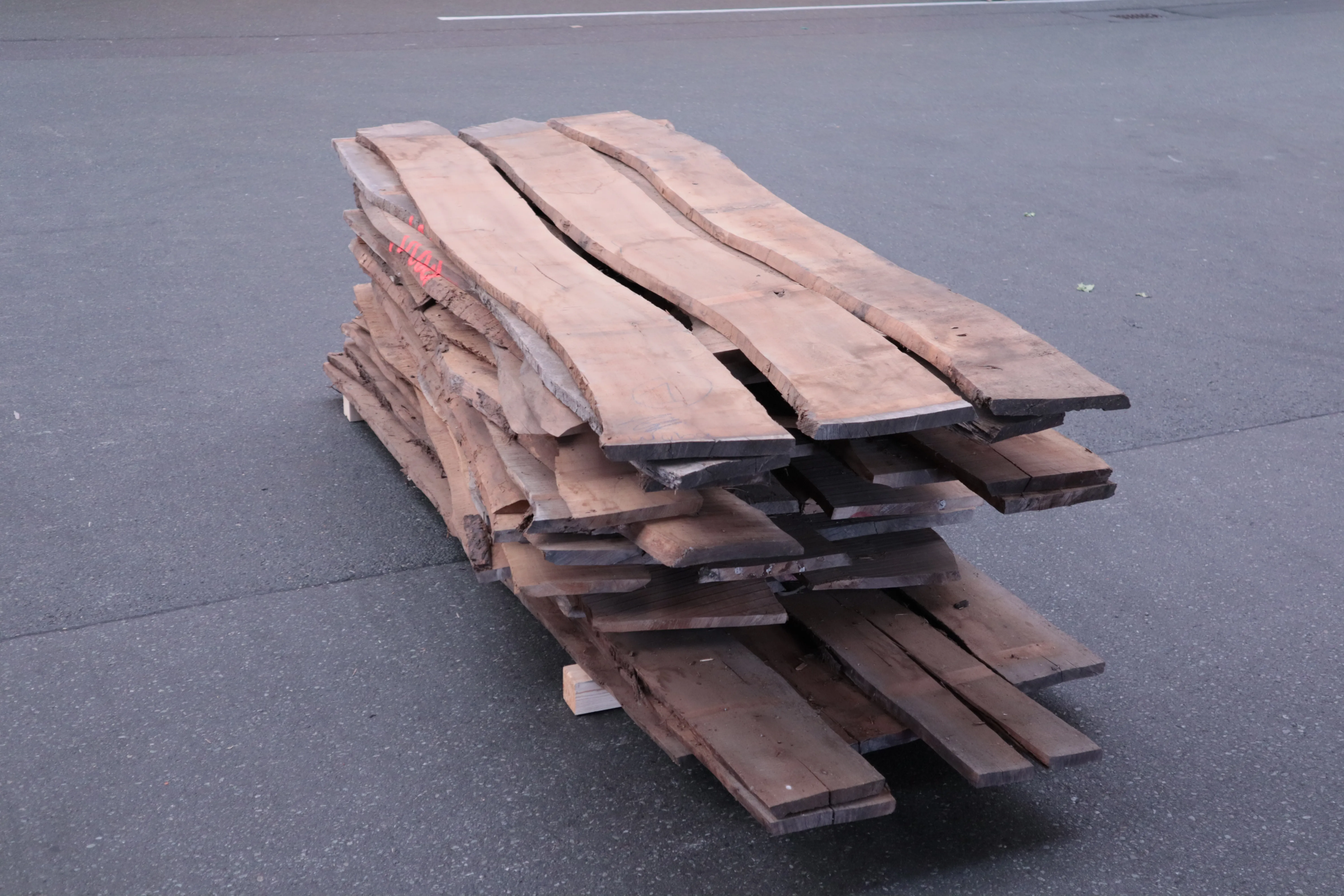 \\Ad.wurzbacher.de\systems\Allgeier\ShopBilder\Stammware\Eigenaufnahmen\27mm Nußbaum B-Quali\IMG_2516.JPG