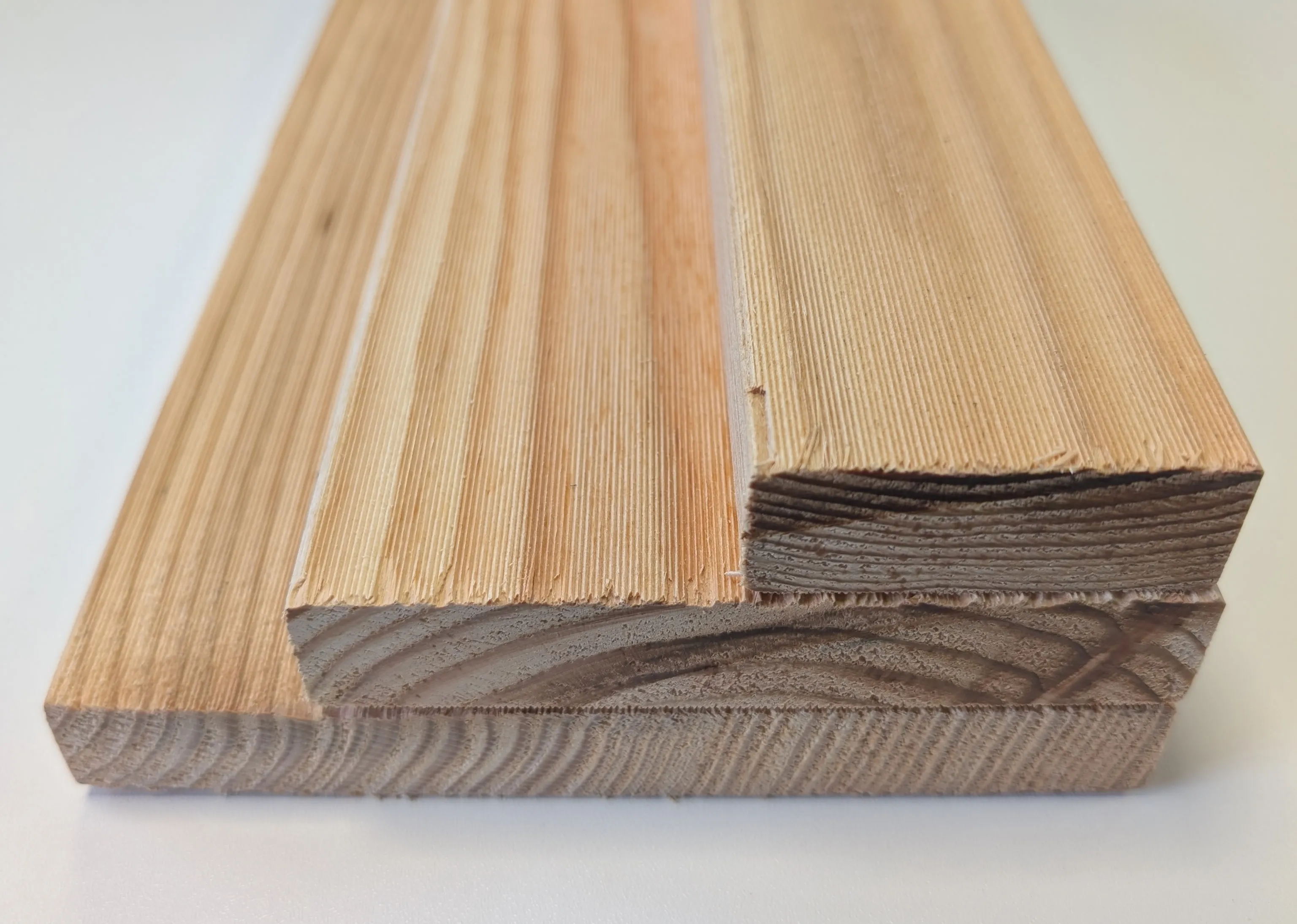 \\Ad.wurzbacher.de\systems\Allgeier\Shopbilder\Fassade\Eigenaufnahme\Fassadenprofile heimische L&auml;rche.jpg