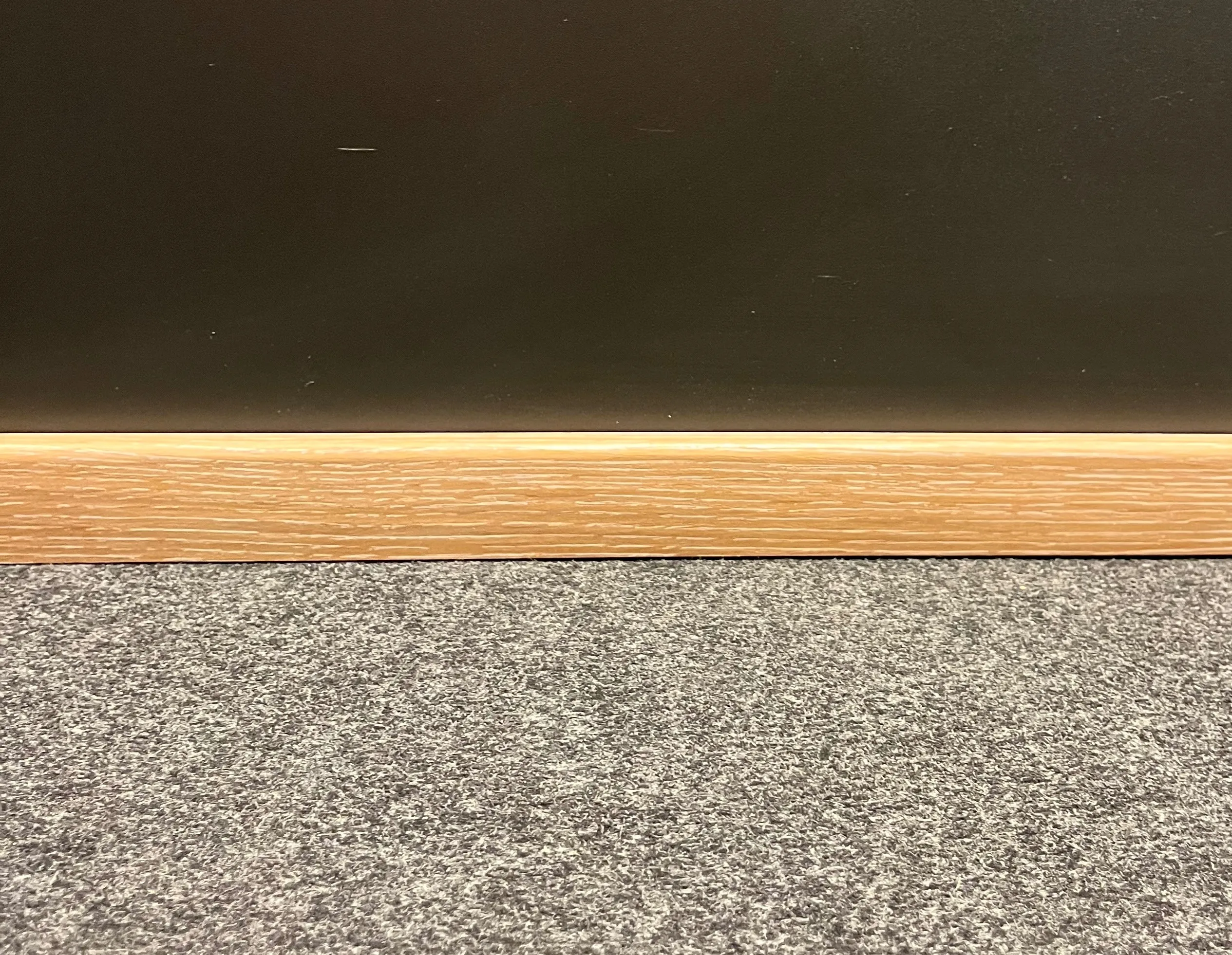 16x40mm Sockelleiste Eiche Linen      SP