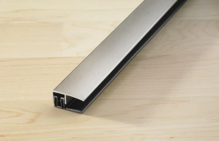 \\Ad.wurzbacher.de\systems\Allgeier\ShopBilder\Boden_Wand_Decke\Proline\aktuell verwendet\PROVARIOclip Uni Abschluss H&ouml;he 7-18mm_Alu glatt, geb&uuml;rstet, eloxiert Edelstahl.JPG