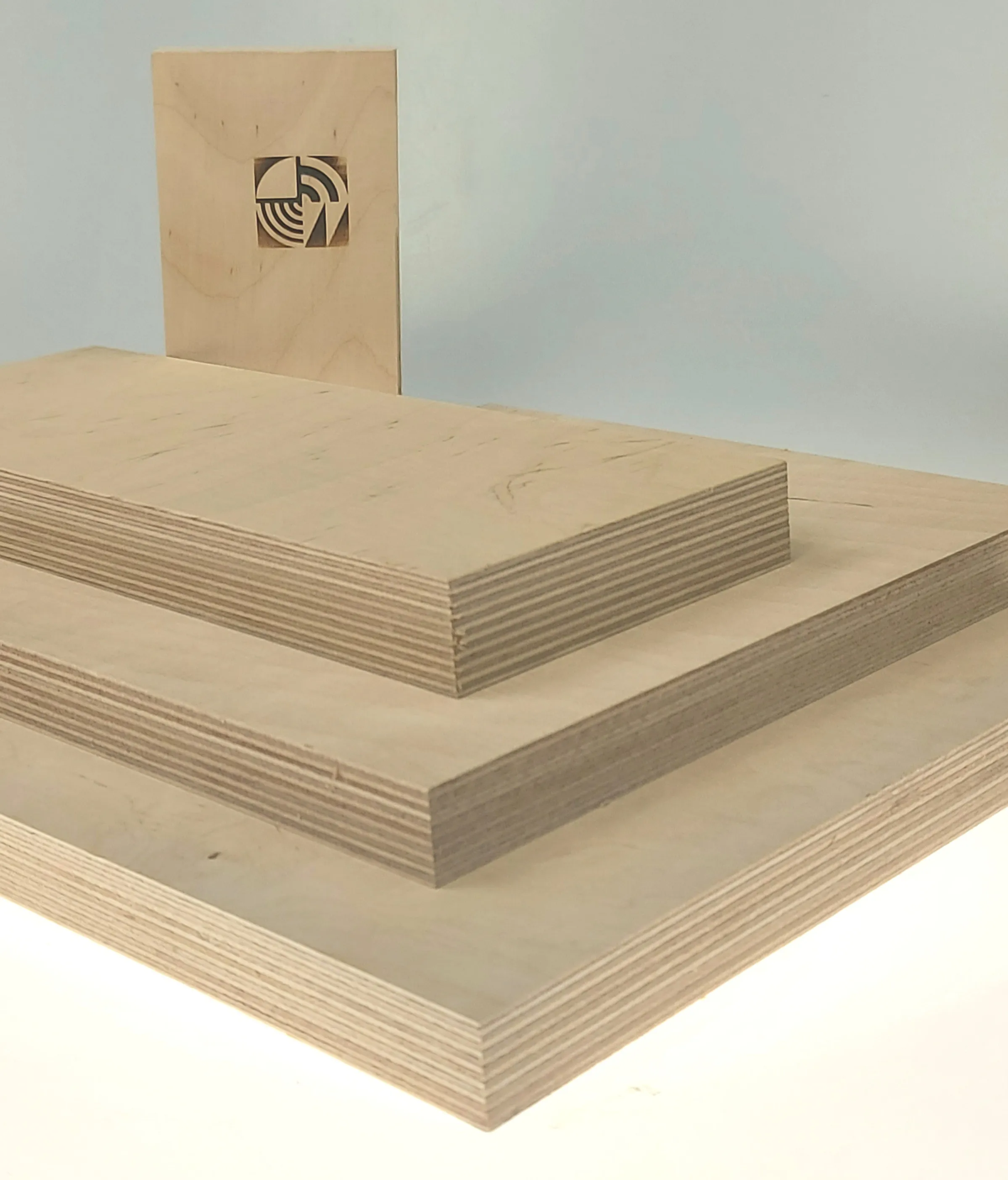 \\Ad.wurzbacher.de\systems\Allgeier\ShopBilder\Holz- und Plattenwerkstoffe\Eigenaufnahme Birke Multiplex.jpg