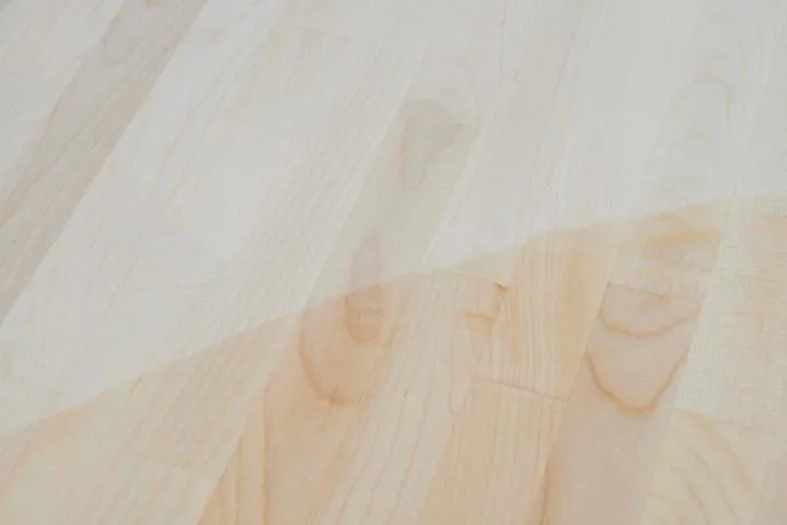 \\Ad.wurzbacher.de\systems\Allgeier\ShopBilder\Holz- und Plattenwerkstoffe\Leimholzplatten\Euroforest\aktuell verwendet\Ahorn Detail geölt.JPG