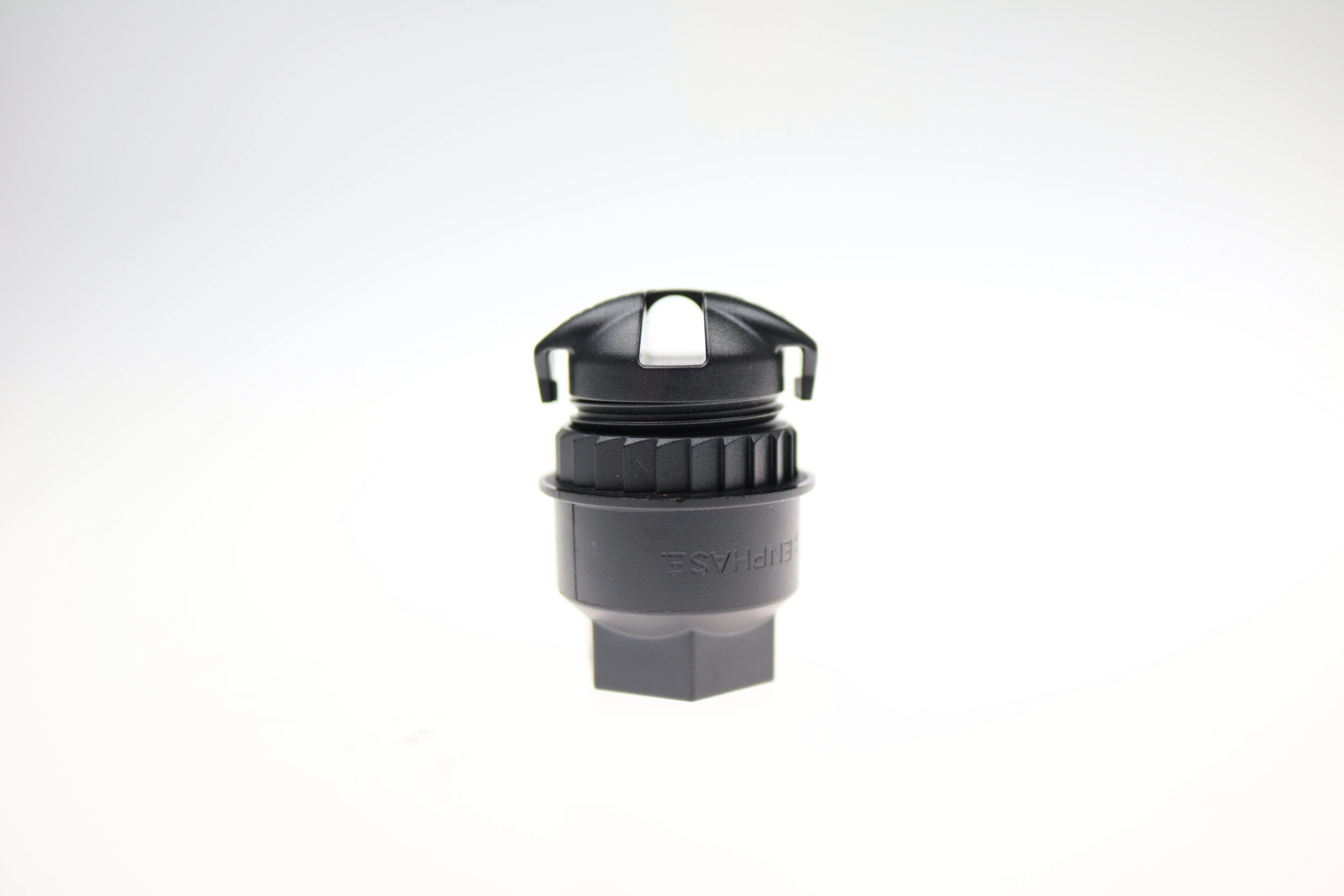 \\Ad.wurzbacher.de\systems\Allgeier\ShopBilder\PV\Eigenaufnahmen\Enphase Abschlusskappe 3-Phasig\IMG_4402.JPG