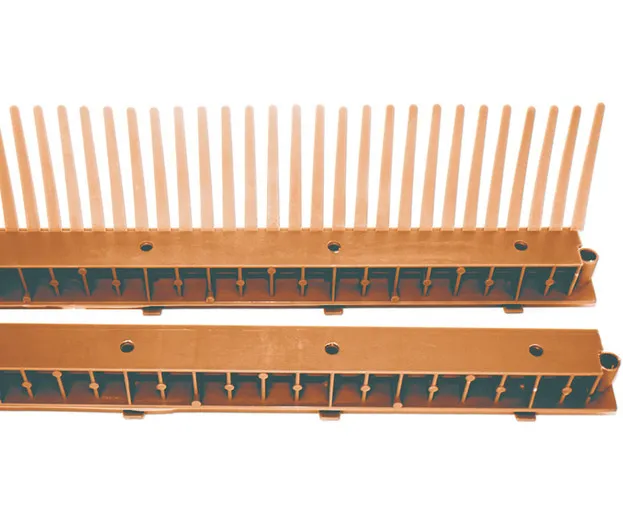Traufenl&uuml;ftungsleiste mit Kamm PVC    1m