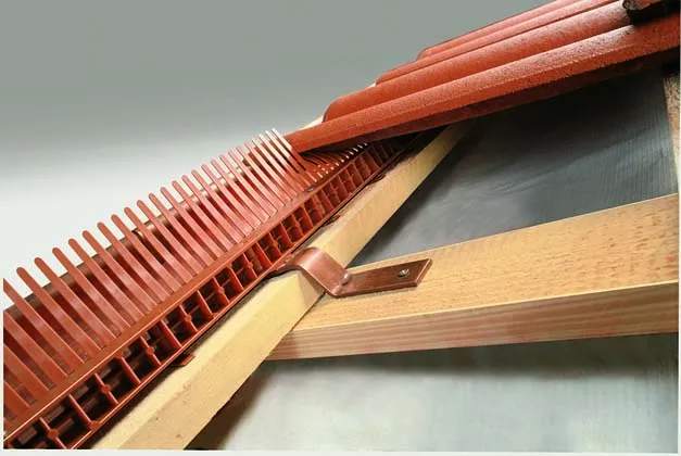 Traufenkamm PVC 1m/65mm