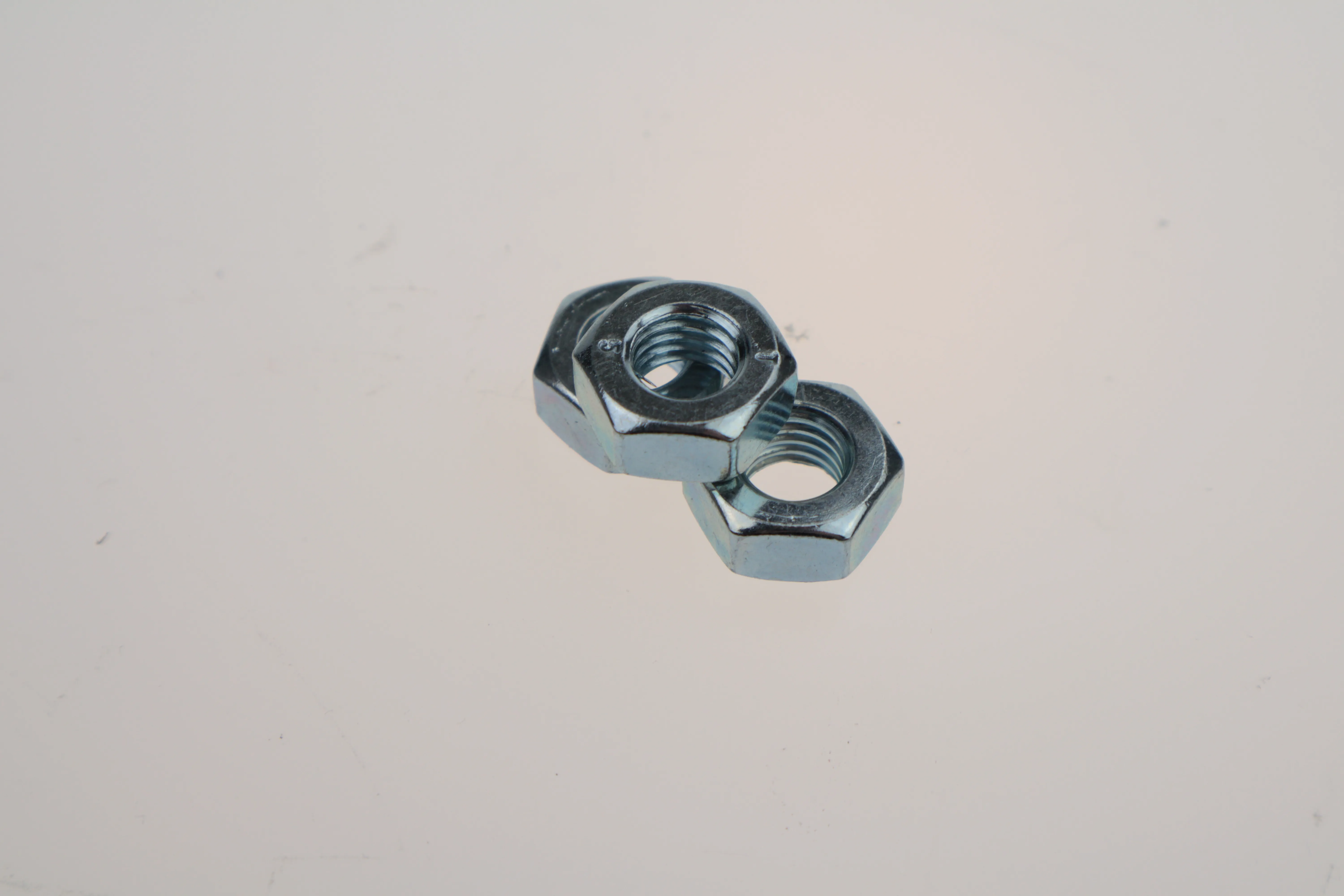 8x100mm Flachrundkopfschraube    100 St.