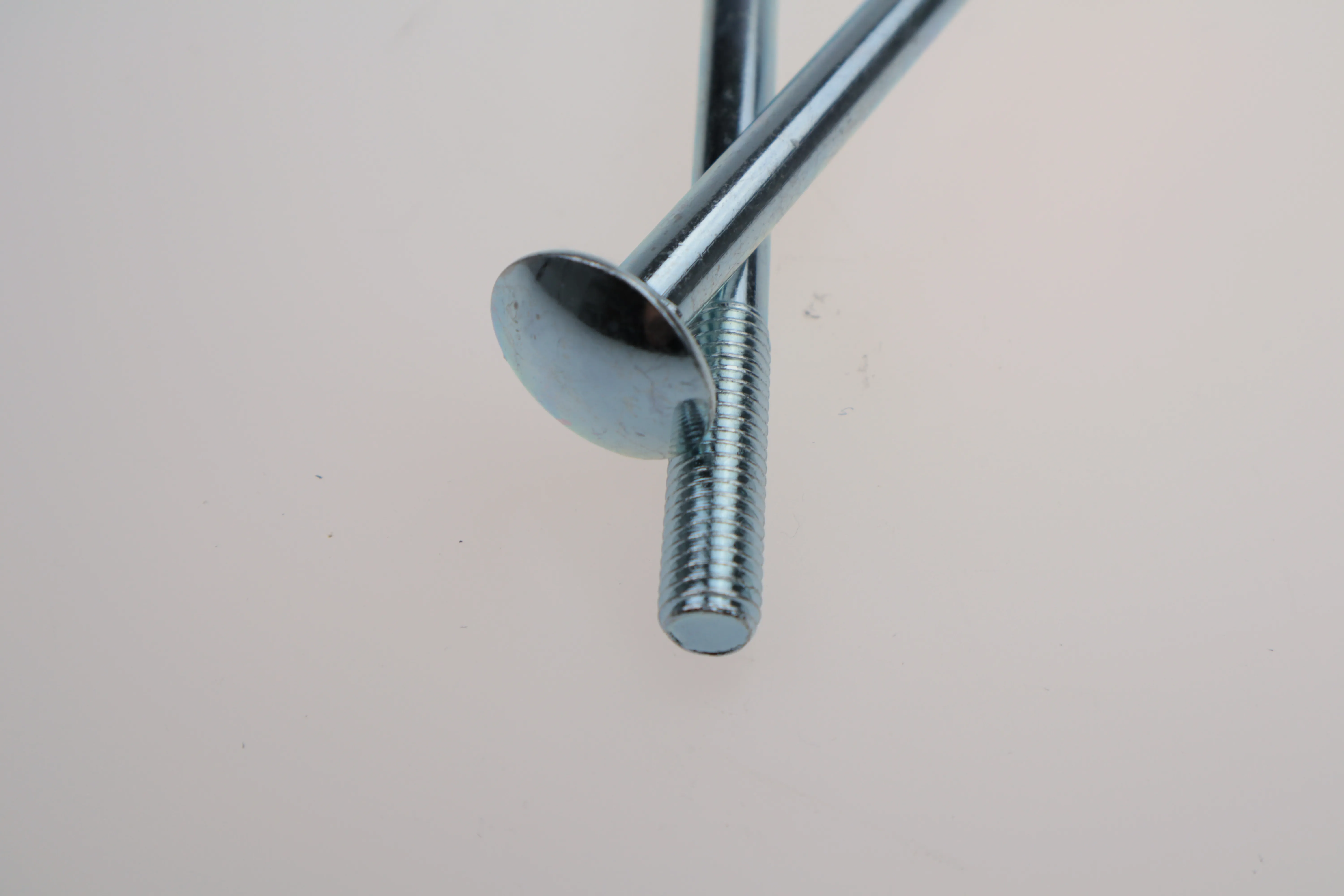 10x70mm Flachrundkopfschraube    100 St.