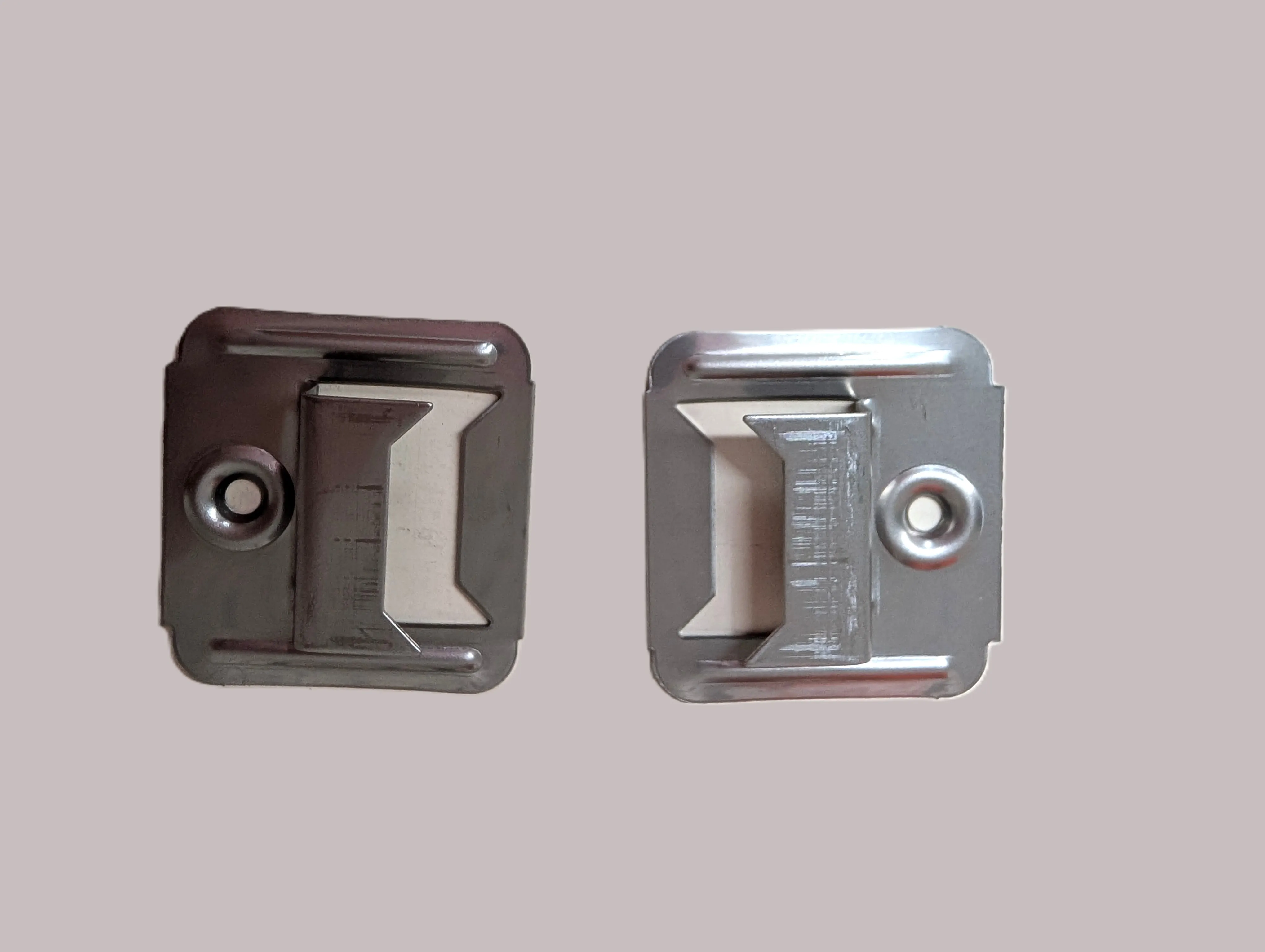 \\Ad.wurzbacher.de\systems\Allgeier\Shopbilder\Boden_Wand_Decke\5mm Profilbrettkrallen Edelstahl Artikel 70782254.jpg