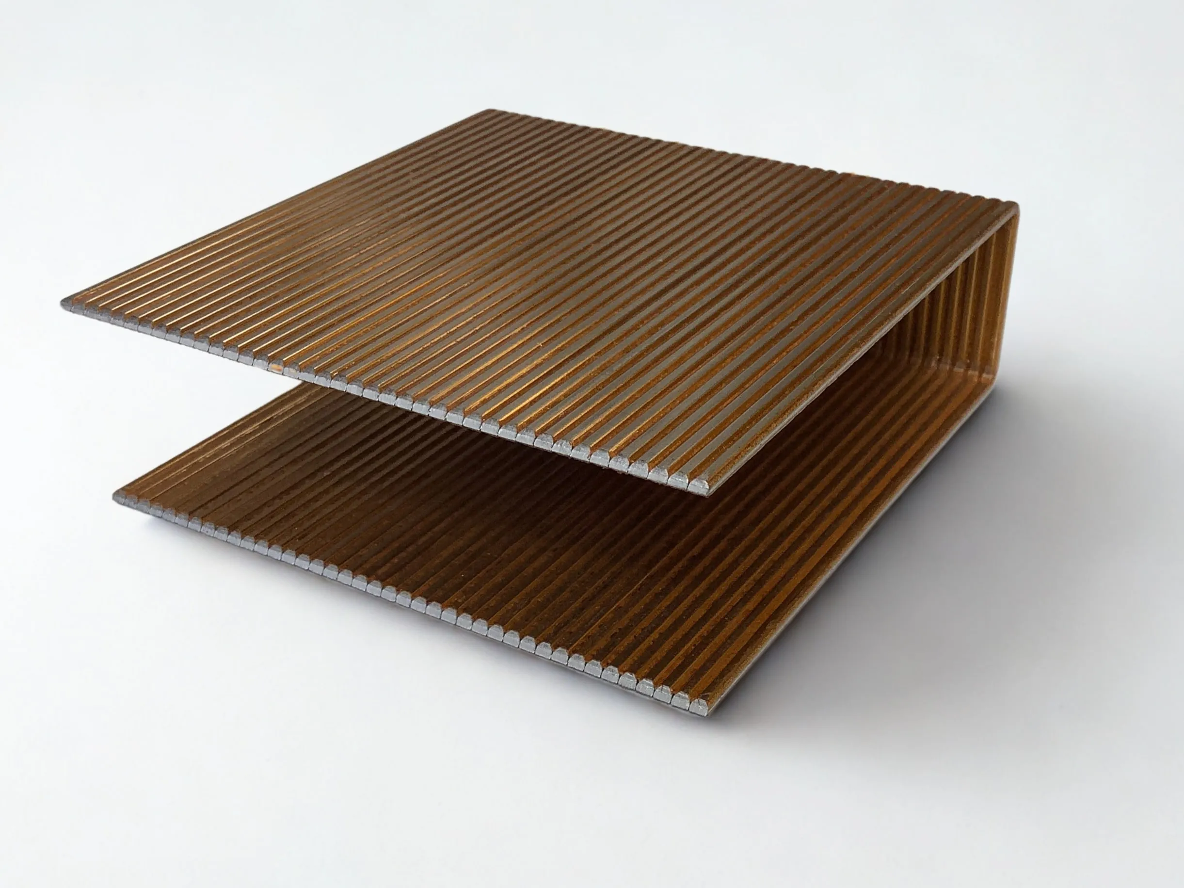 \\Ad.wurzbacher.de\systems\Allgeier\Shopbilder\Eisenteile\Eigenaufnahmen\85mm Klammern rostfrei geharzt (1).jpg