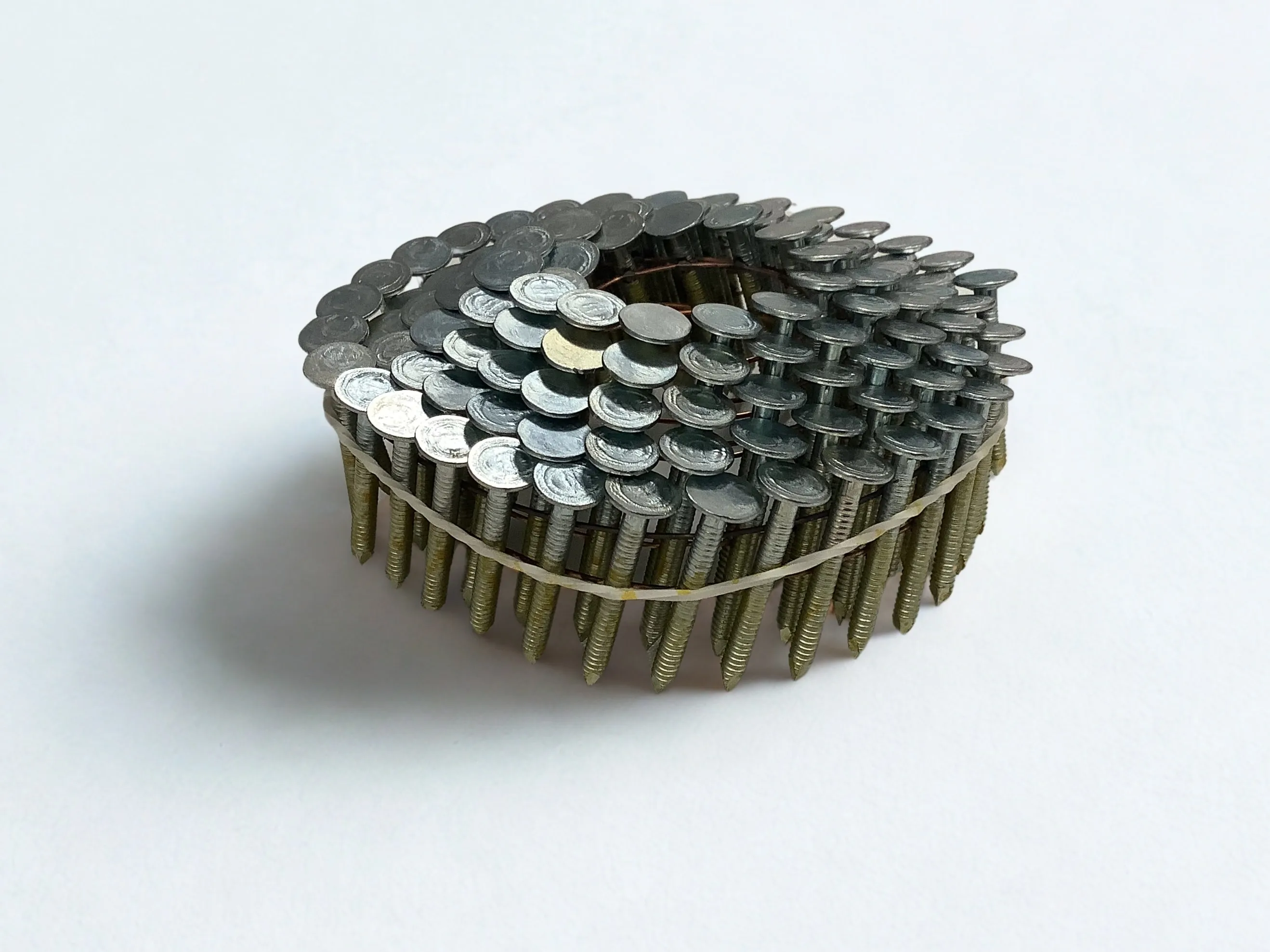 \\ad.wurzbacher.de\Systems\Allgeier\Shopbilder\Eisenteile\Eigenaufnahmen\Dachpappcoilnagel verzinkt 3,1x32mm.jpg