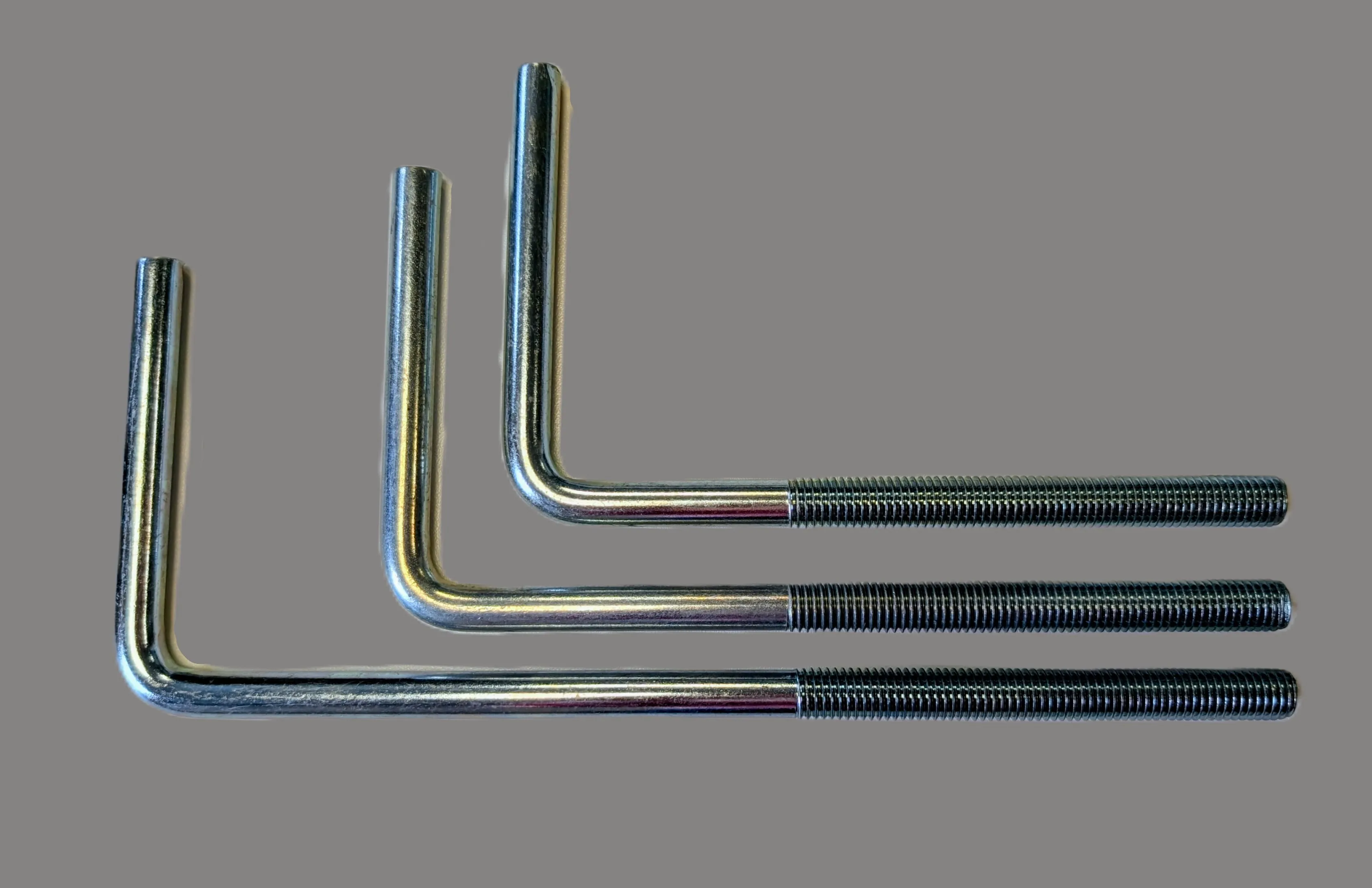 \\Ad.wurzbacher.de\systems\Allgeier\Shopbilder\Eisenteile\Eigenaufnahmen\Zaunriegelhalter\Zaunriegelhalter drei Gr&ouml;&szlig;en.jpg