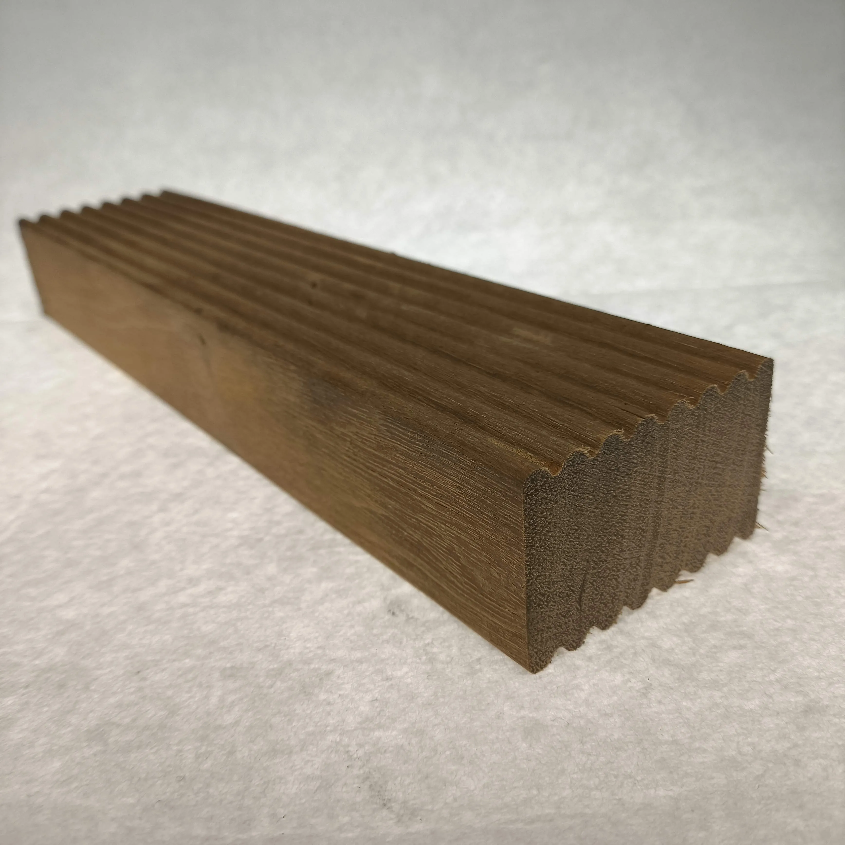 \\Ad.wurzbacher.de\systems\Allgeier\Shopbilder\Garten\Eigenaufnahmen\Bangkirai\45x70mm Rahmen Bangkirai.jpg